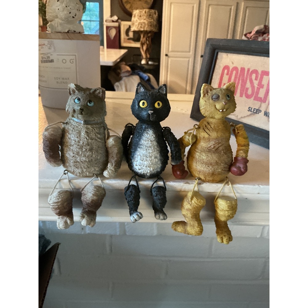 WMG Anthropomorphic Kitty Cat Shelf Sitter Figurines from 2004 Vintage 2004